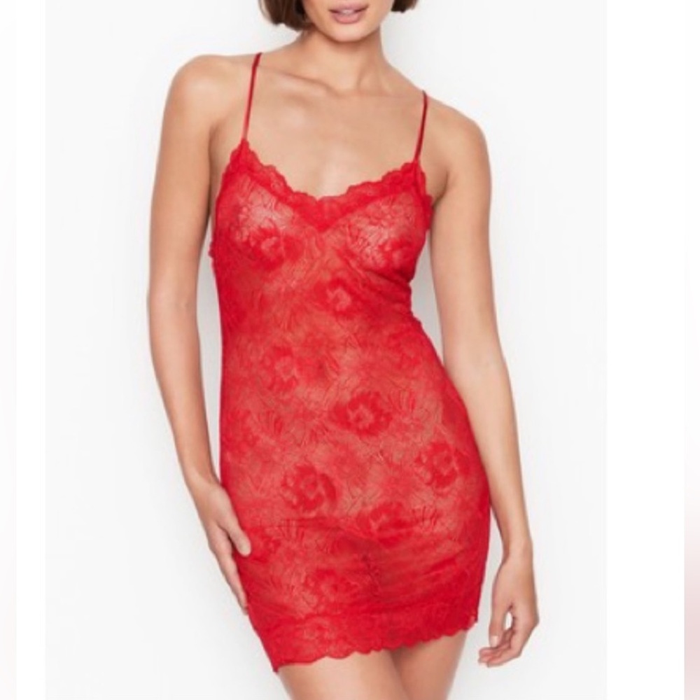 Victoria’s Secret lace slip. Size M.